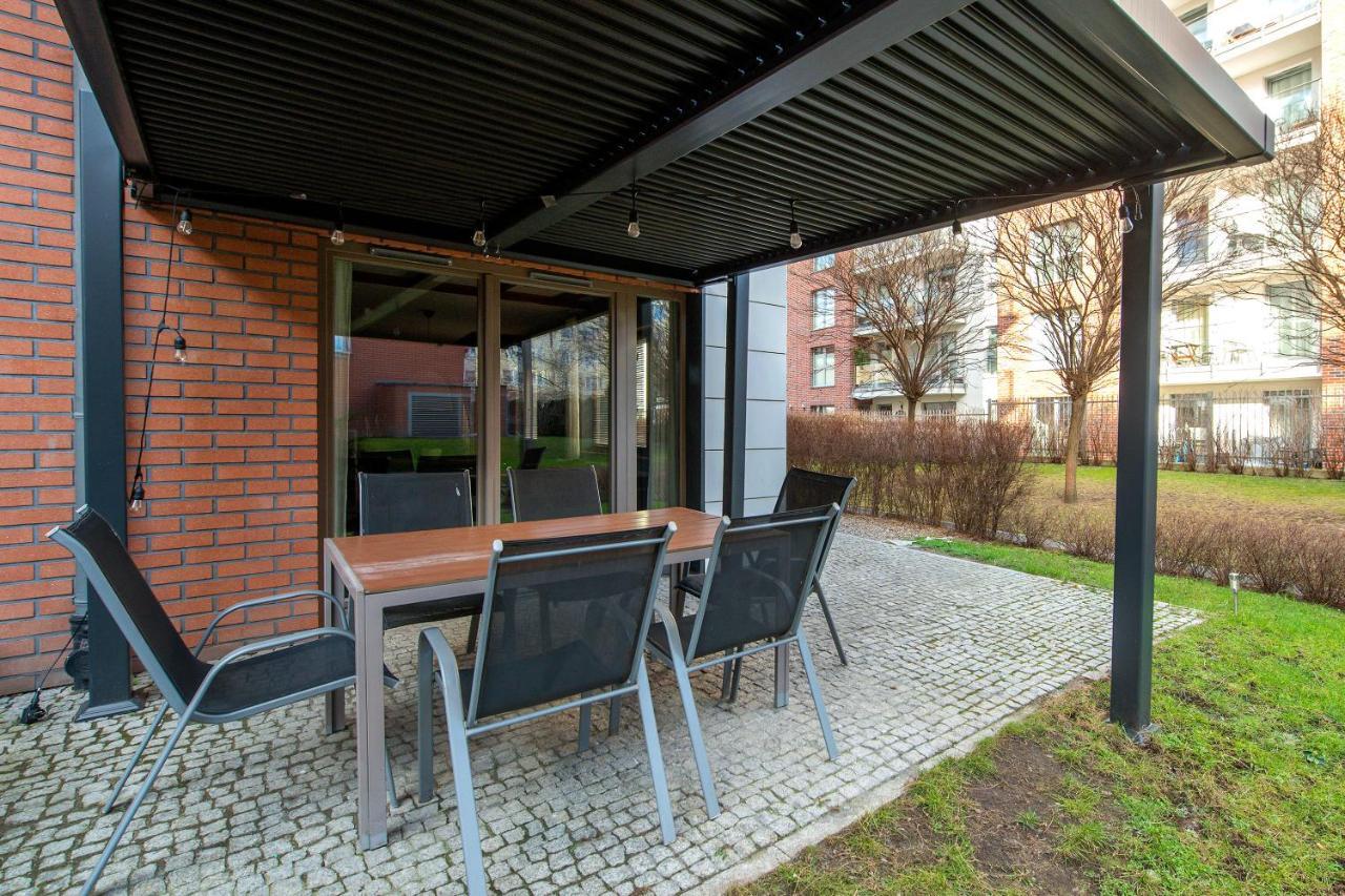 Waterlane Riverside - Spa, Pool, Gym & Parking By Downtown Apartments Gdansk Bagian luar foto