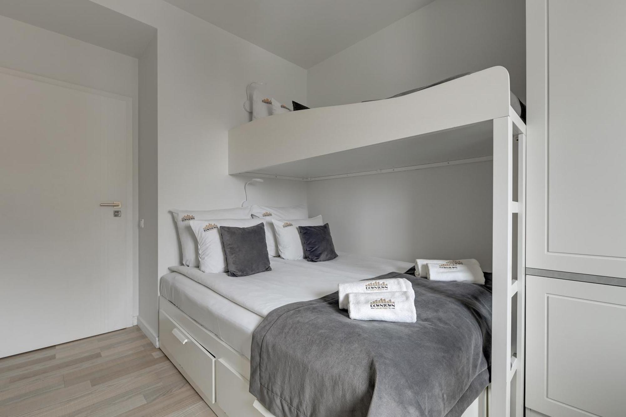 Waterlane Riverside - Spa, Pool, Gym & Parking By Downtown Apartments Gdansk Ruang foto