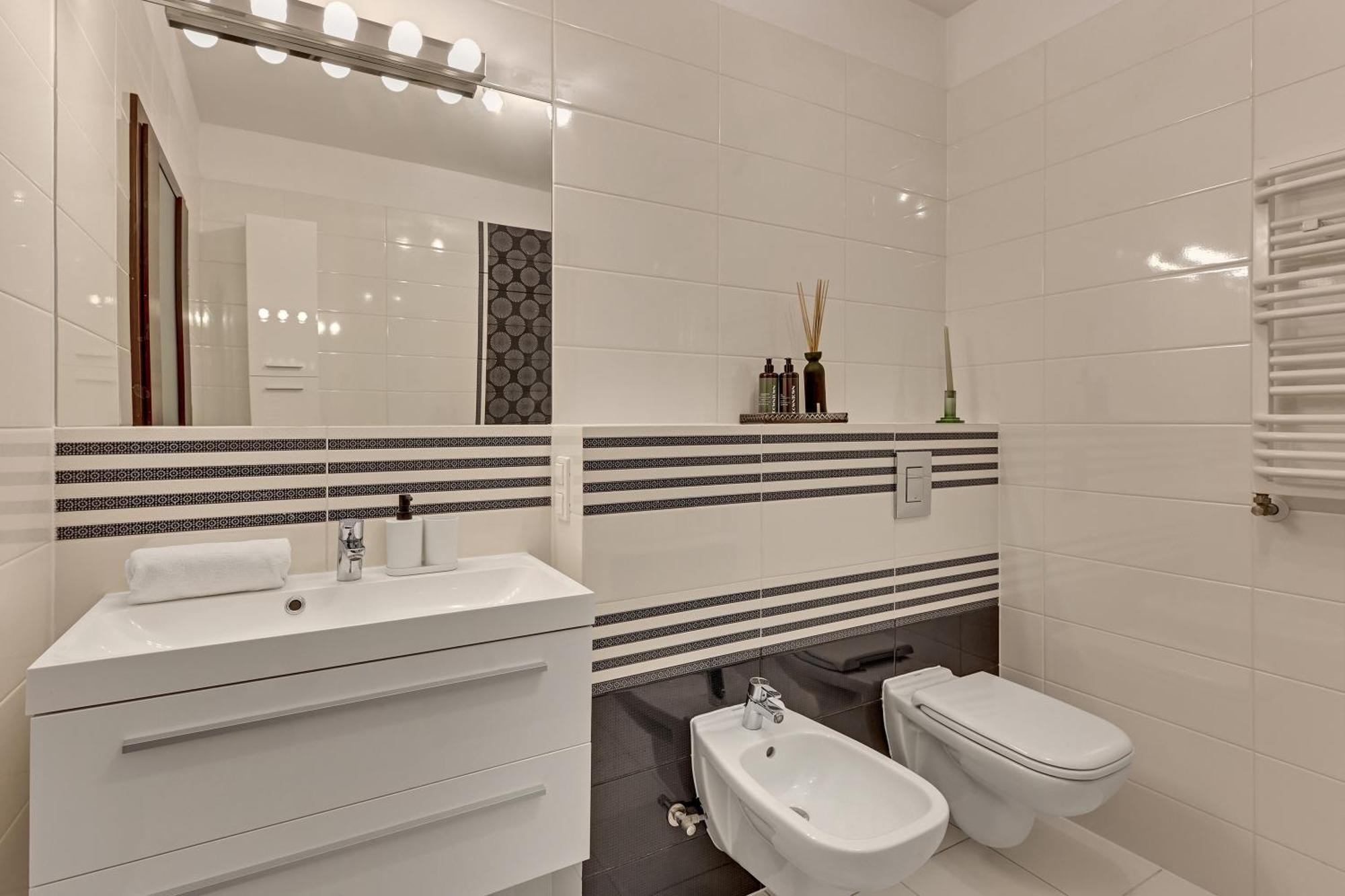 Waterlane Riverside - Spa, Pool, Gym & Parking By Downtown Apartments Gdansk Ruang foto