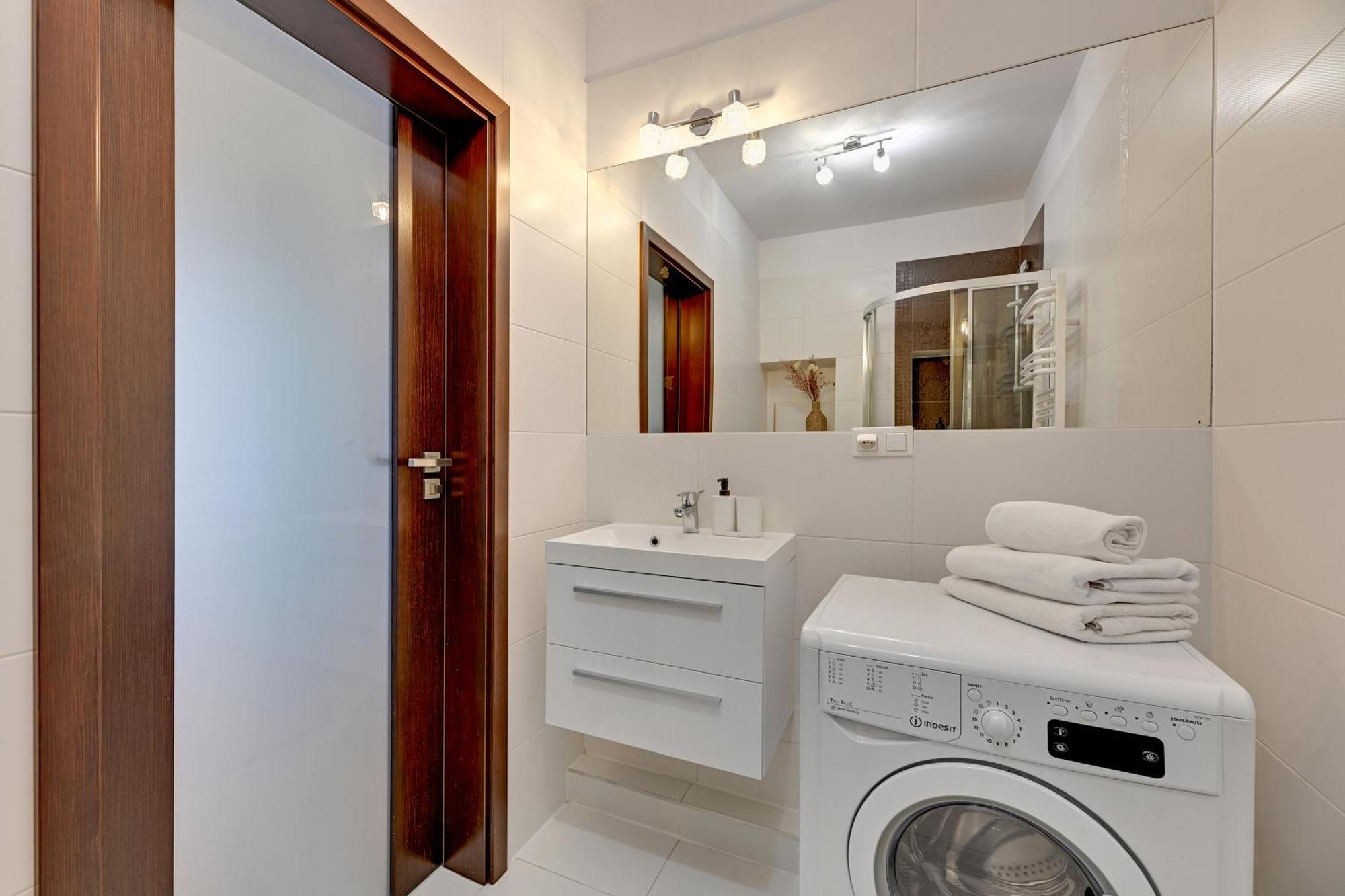 Waterlane Riverside - Spa, Pool, Gym & Parking By Downtown Apartments Gdansk Ruang foto