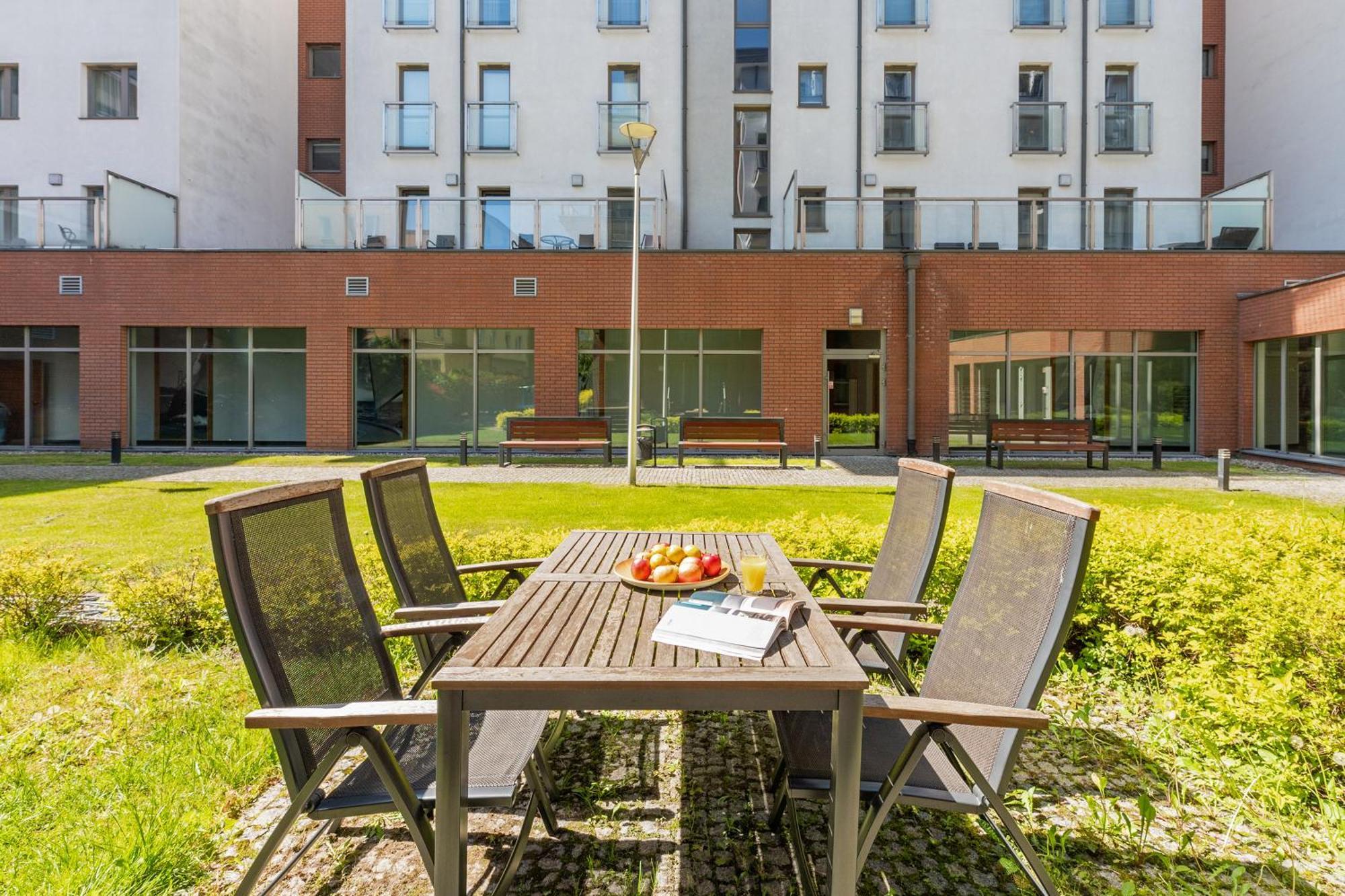 Waterlane Riverside - Spa, Pool, Gym & Parking By Downtown Apartments Gdansk Ruang foto